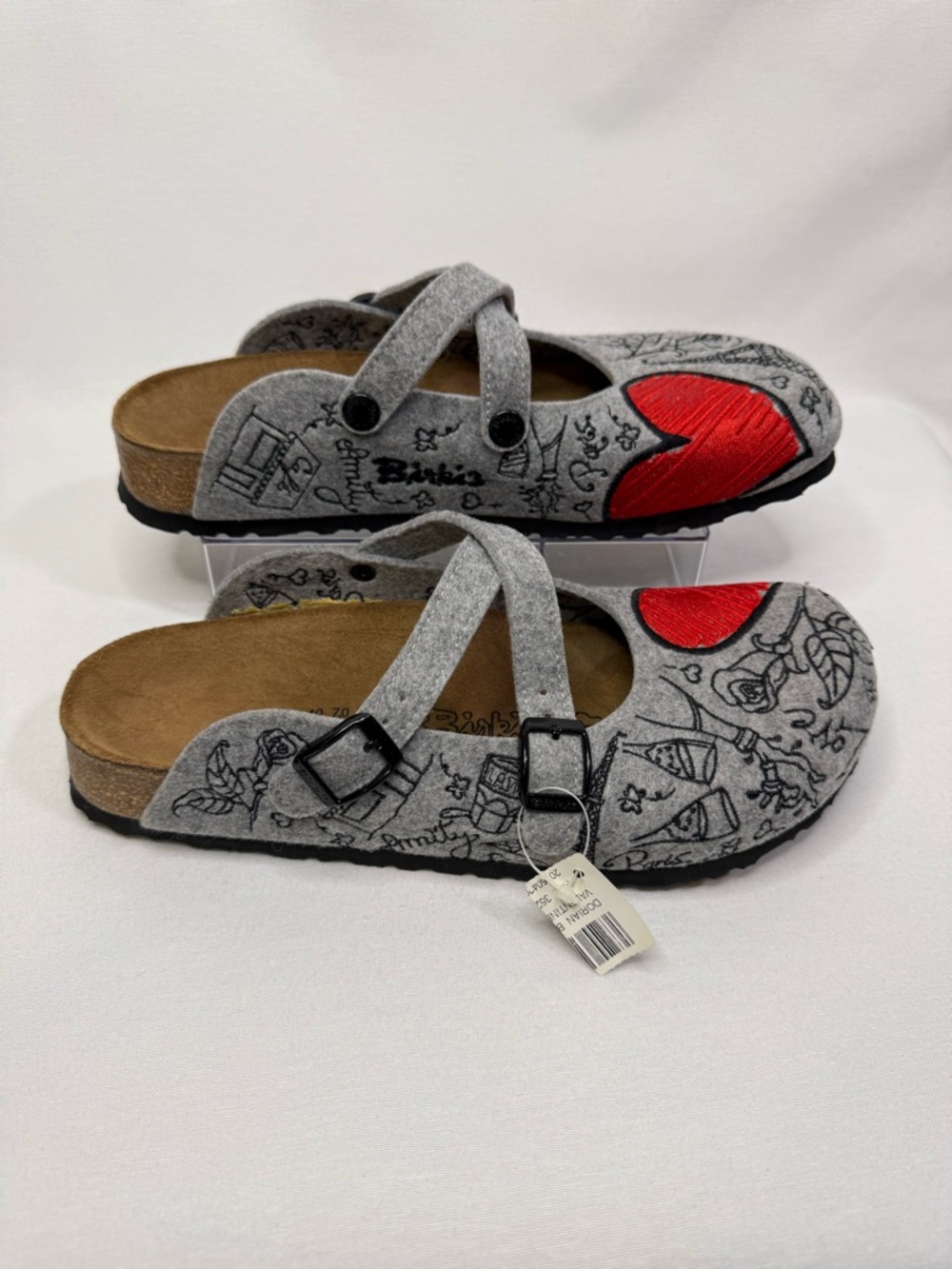 New Birki’s Women’s Size 9 Gray Felt Mules with Red Heart Accent - Picture 5 of 8